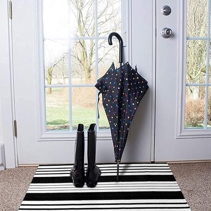 OJIA Christmas Front Door Mat 24"x35" Black and White Front Door Rug Washable Entryway Rug Cotton Handwoven Holiday Indoor Outdoor Doormat Small Area Rugs for Porch/Home Entrance Decor