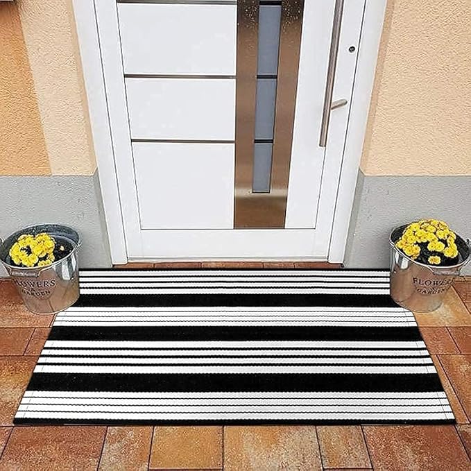 OJIA Christmas Front Door Mat 24"x35" Black and White Front Door Rug Washable Entryway Rug Cotton Handwoven Holiday Indoor Outdoor Doormat Small Area Rugs for Porch/Home Entrance Decor