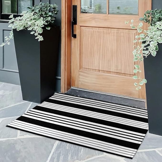 OJIA Christmas Front Door Mat 24"x35" Black and White Front Door Rug Washable Entryway Rug Cotton Handwoven Holiday Indoor Outdoor Doormat Small Area Rugs for Porch/Home Entrance Decor